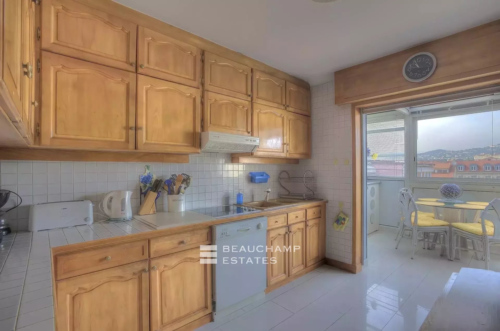 Comfortable 1 bedroom apartment with terrace Comfortable 1 bedroom apartment with terrace