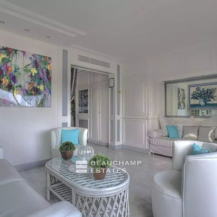 Agréable 2 pièces avec terrasse proche Palais