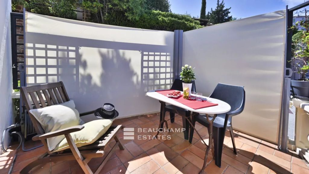 Completely renovated apartment with sea view