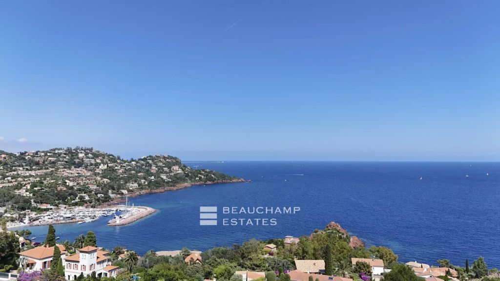 Completely renovated apartment with sea view