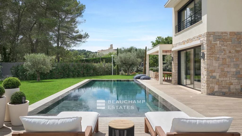 Contemporary 3-bedroom villa in the heart of a residential neighborhood in Mouans Sartoux