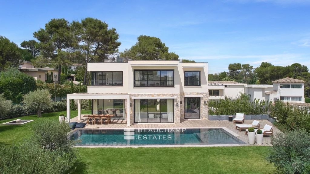 Contemporary 3-bedroom villa in the heart of a residential neighborhood in Mouans Sartoux