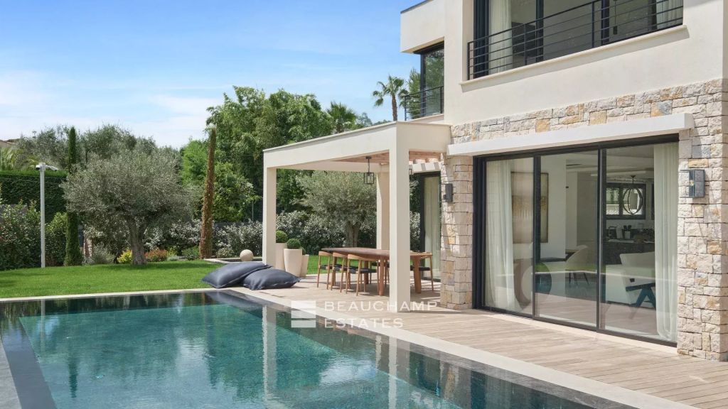Contemporary 3-bedroom villa in the heart of a residential neighborhood in Mouans Sartoux