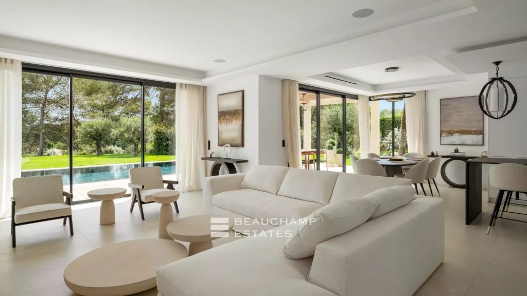 Contemporary 3-bedroom villa in the heart of a residential neighborhood in Mouans Sartoux