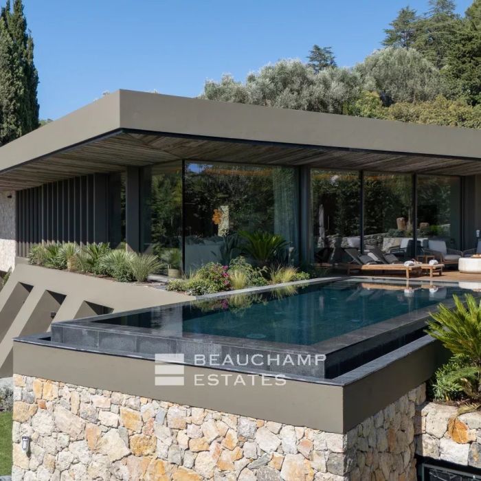 Villa contemporaine de 4 chambres à Mougins avec piscine et vue sur le village