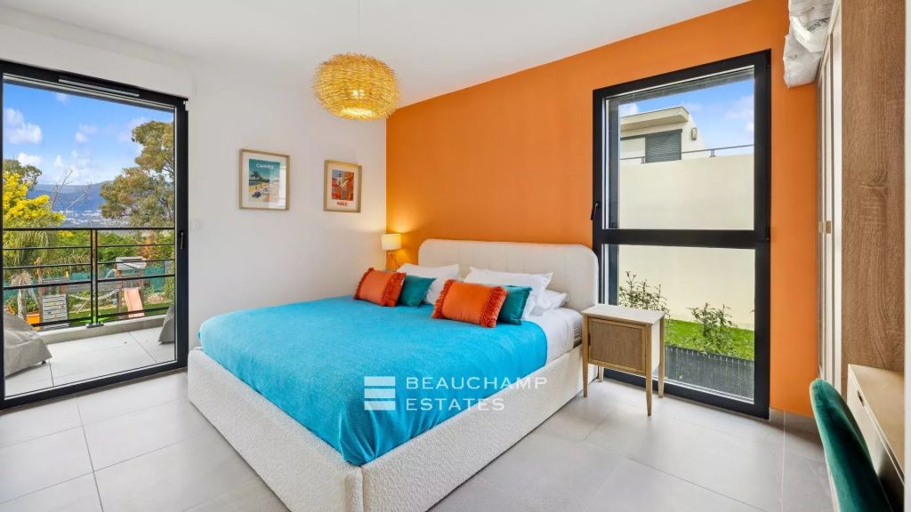 Contemporary 4-Bedroom villa with pool – La Roquette-sur-Siagne