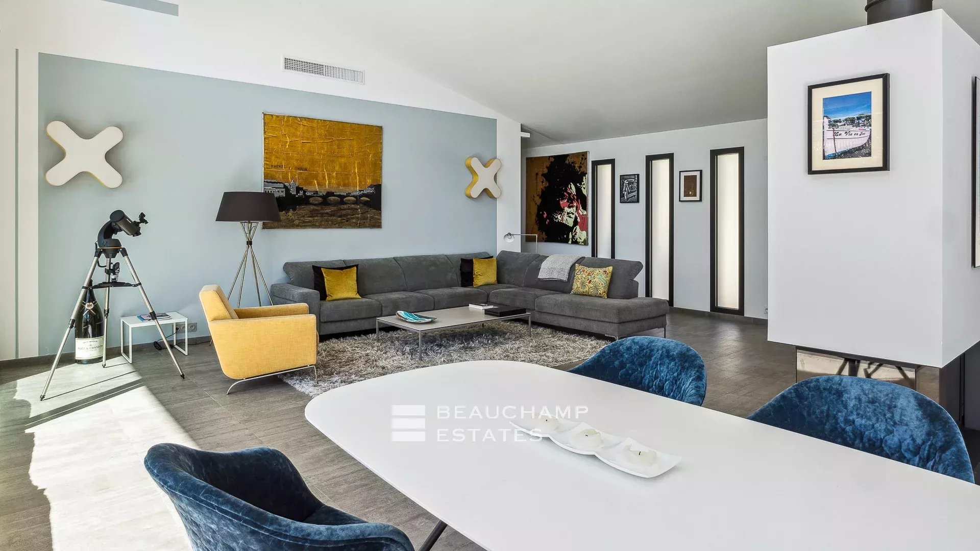 Villa contemporaine localisée à Roquefort-les-Pins de 4 chambres avec piscine contemporary 4-bedroom villa with swimming pool in Roquefort-les-Pins