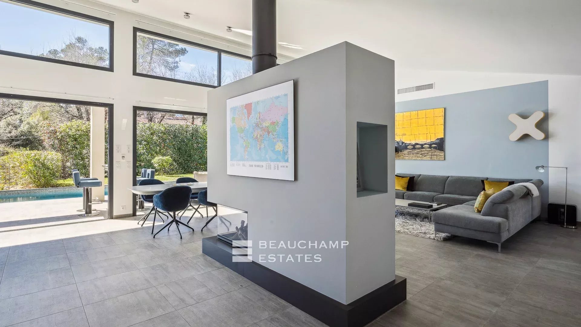 Villa contemporaine localisée à Roquefort-les-Pins de 4 chambres avec piscine contemporary 4-bedroom villa with swimming pool in Roquefort-les-Pins