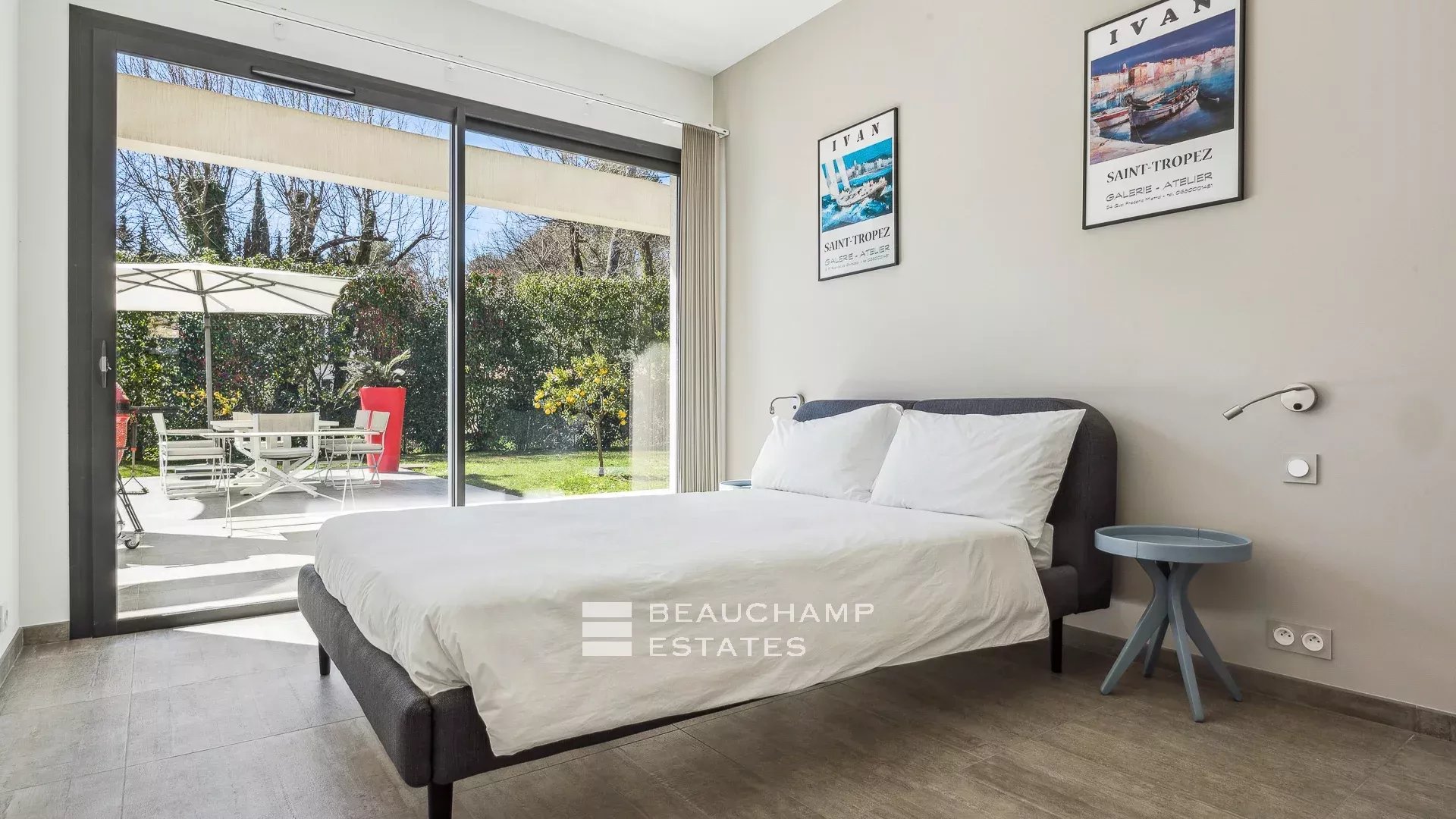 Villa contemporaine localisée à Roquefort-les-Pins de 4 chambres avec piscine contemporary 4-bedroom villa with swimming pool in Roquefort-les-Pins