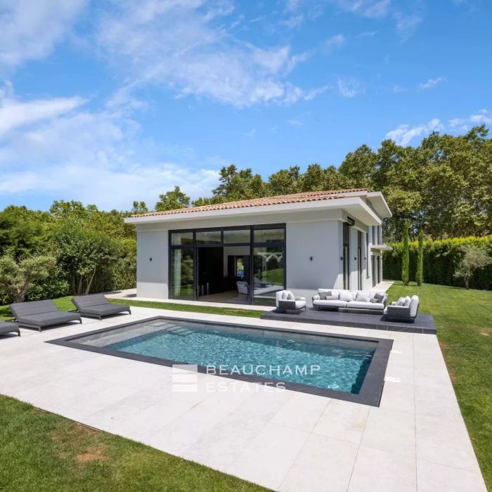Villa contemporaine de 5 chambres dans un quartier résidentiel de Mougins