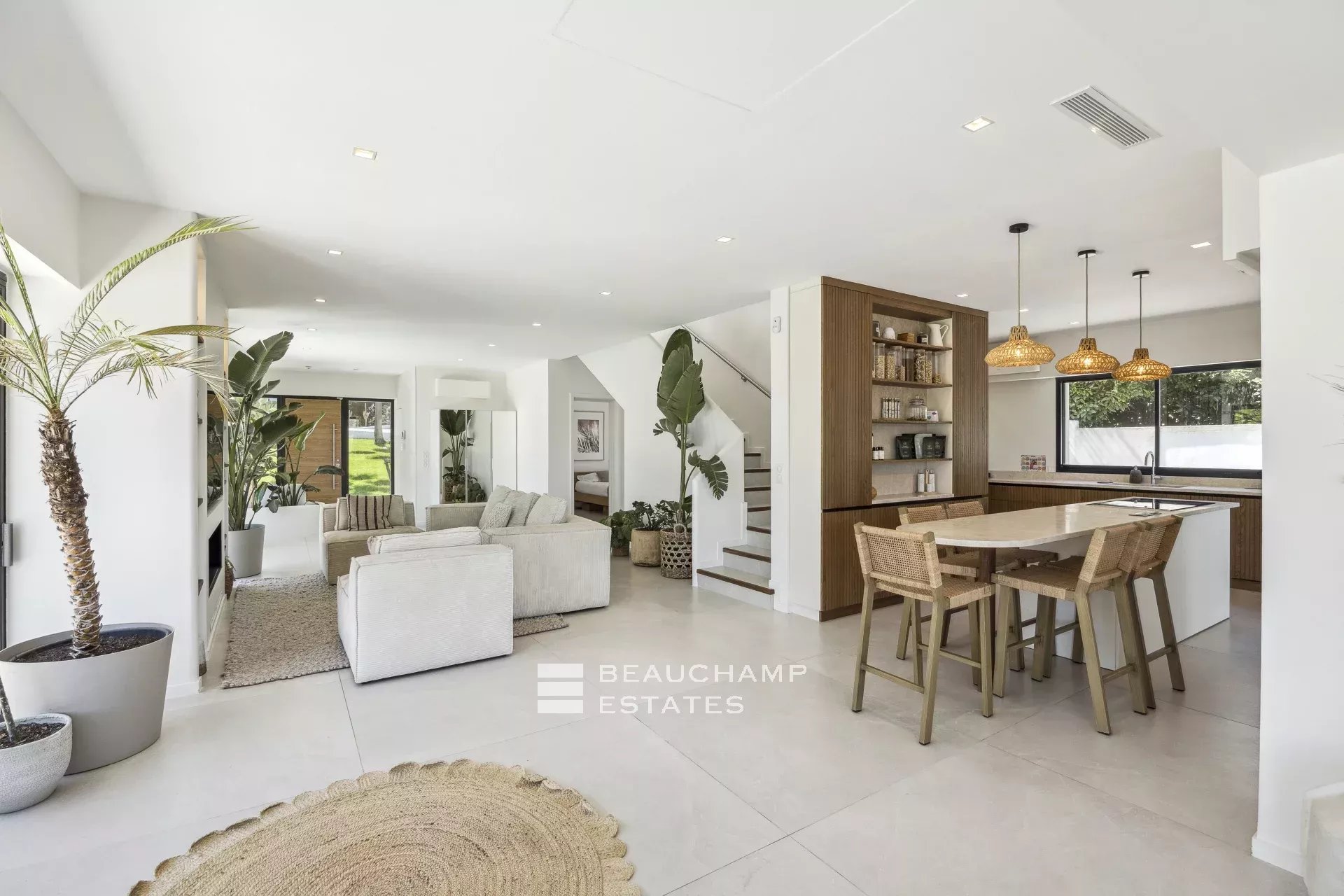 Villa contemporaine de 5 chambres au coeur d’un quartier résidentiel de Biot Contemporary 5-bedroom villa in Biot