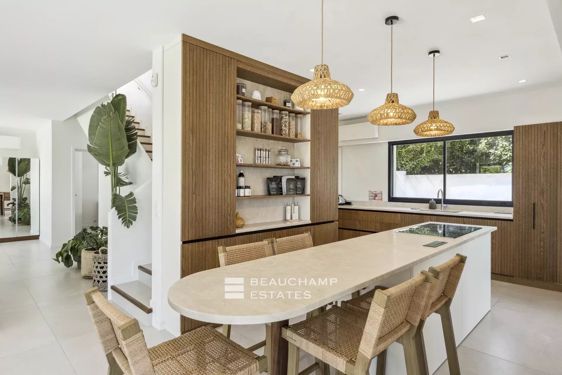 Villa contemporaine de 5 chambres au coeur d’un quartier résidentiel de Biot Contemporary 5-bedroom villa in Biot