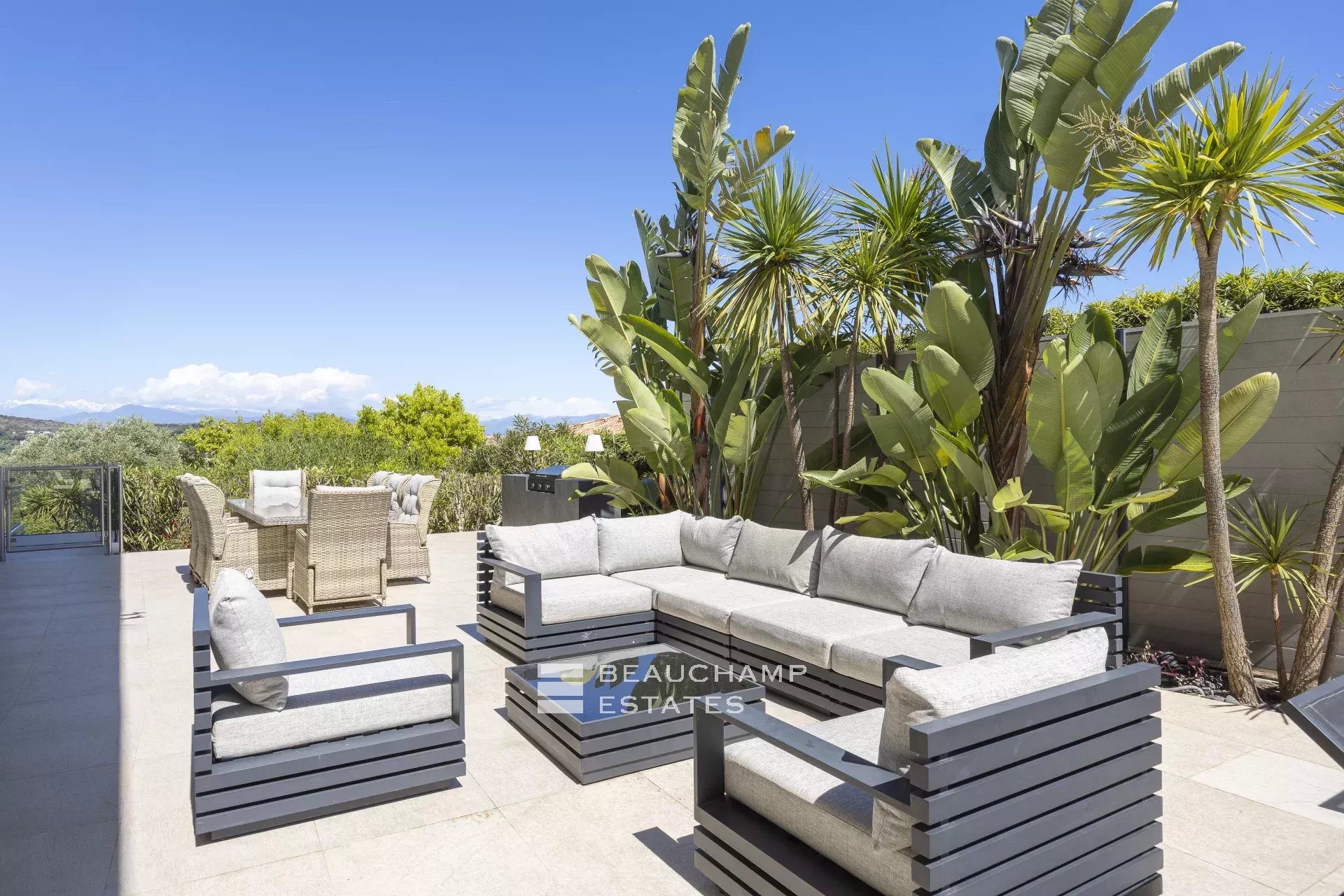 Villa contemporaine de 5 chambres au coeur d’un quartier résidentiel de Biot Contemporary 5-bedroom villa in Biot