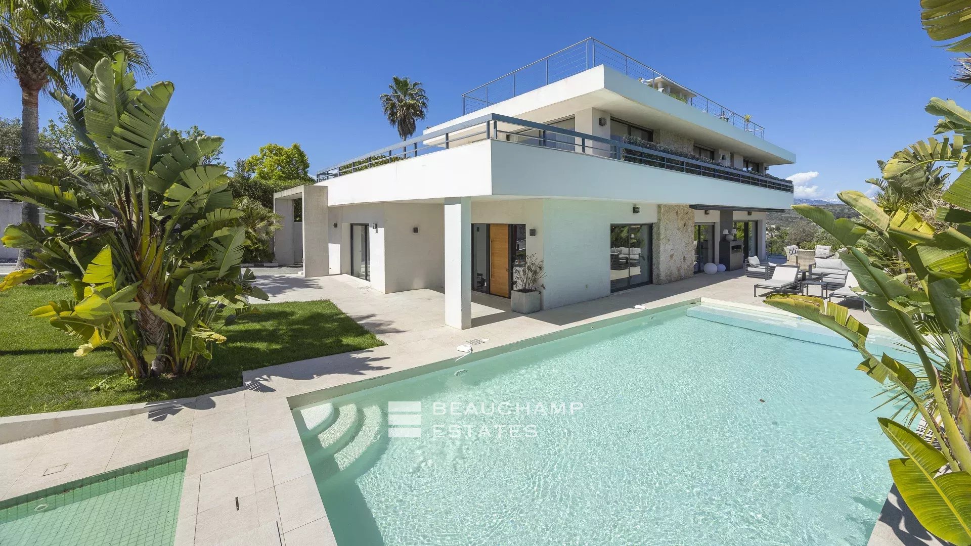 Villa contemporaine de 5 chambres au coeur d’un quartier résidentiel de Biot Contemporary 5-bedroom villa in Biot