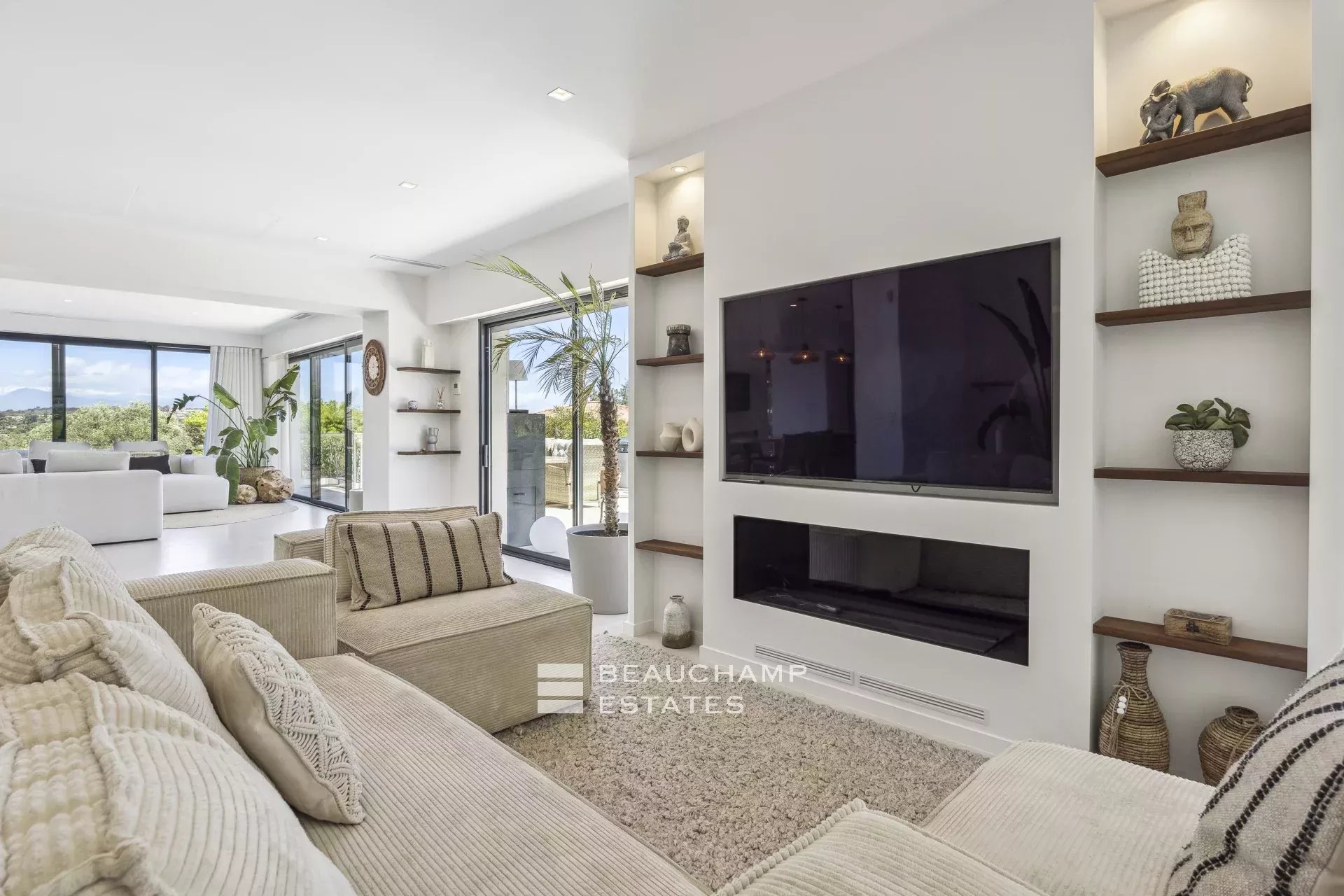 Villa contemporaine de 5 chambres au coeur d’un quartier résidentiel de Biot Contemporary 5-bedroom villa in Biot