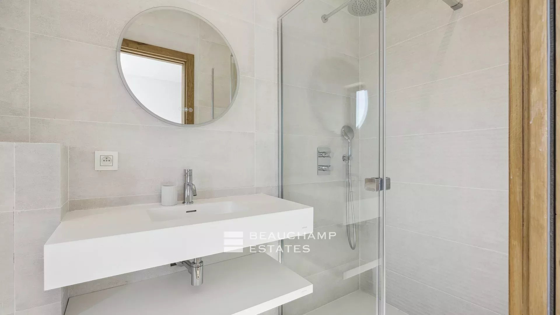 Villa contemporaine de 5 chambres à Mougins Contemporary 5-bedroom villa in Mougins