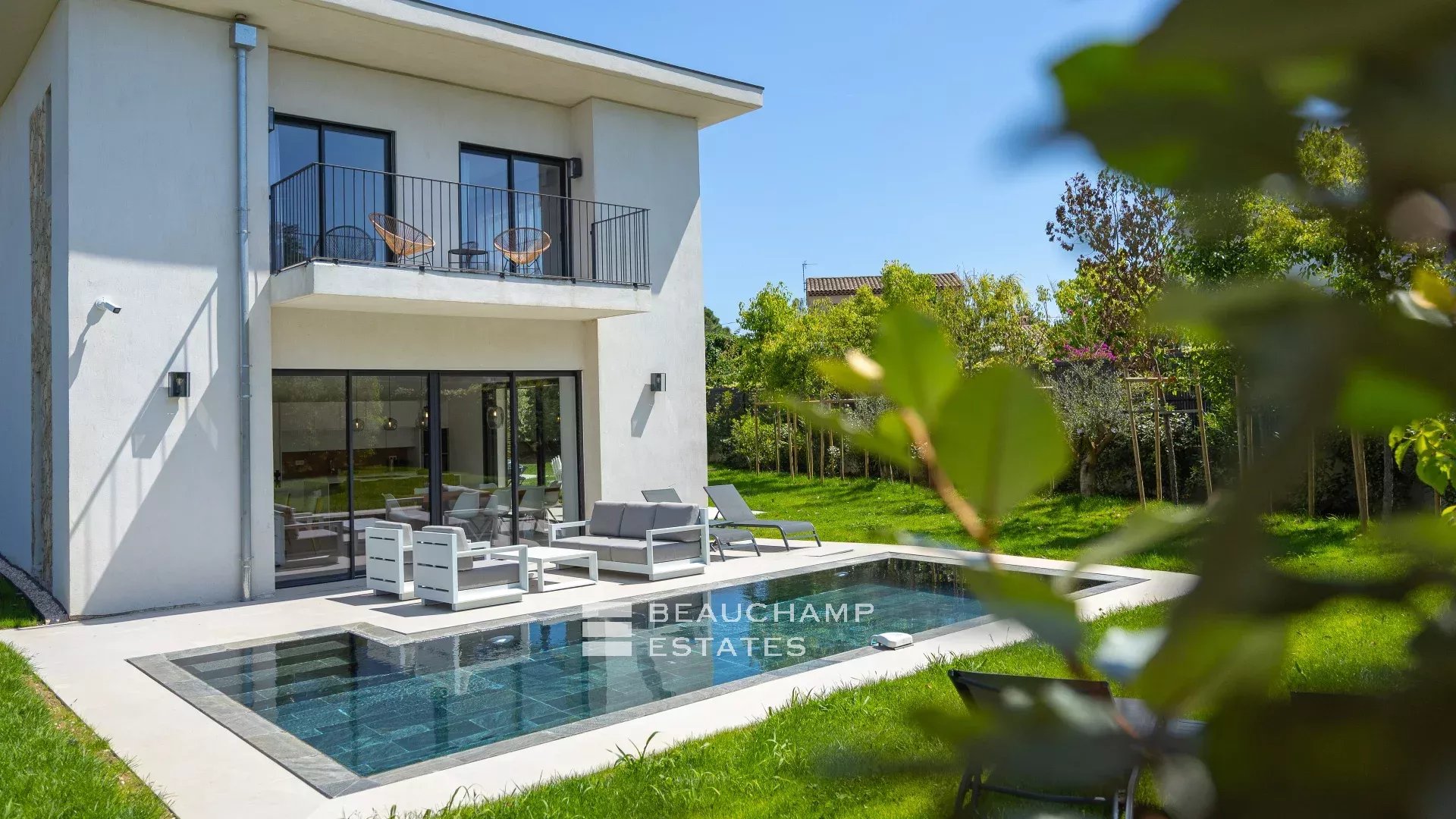 Villa contemporaine de 5 chambres à Mougins Contemporary 5-bedroom villa in Mougins