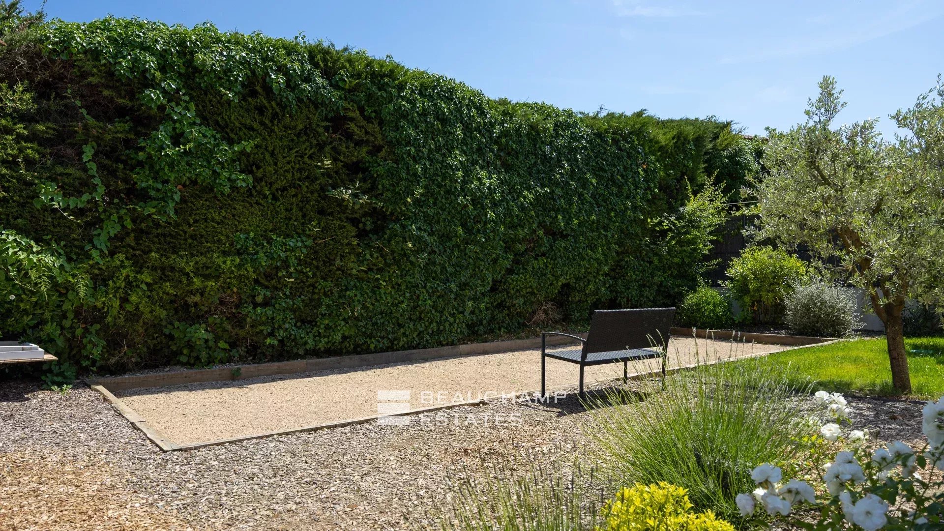 Villa contemporaine de 5 chambres à Mougins Contemporary 5-bedroom villa in Mougins