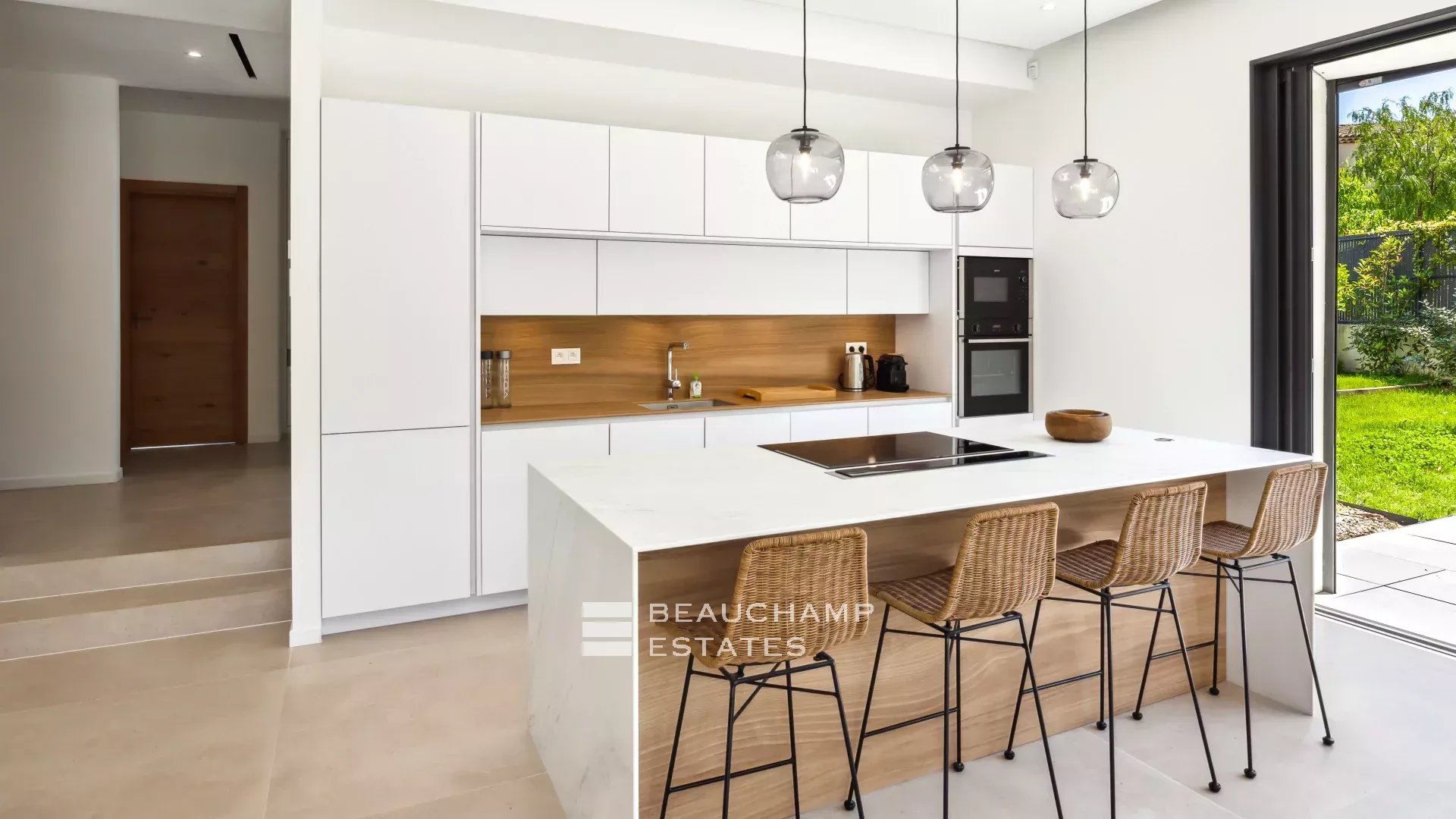 Villa contemporaine de 5 chambres à Mougins Contemporary 5-bedroom villa in Mougins