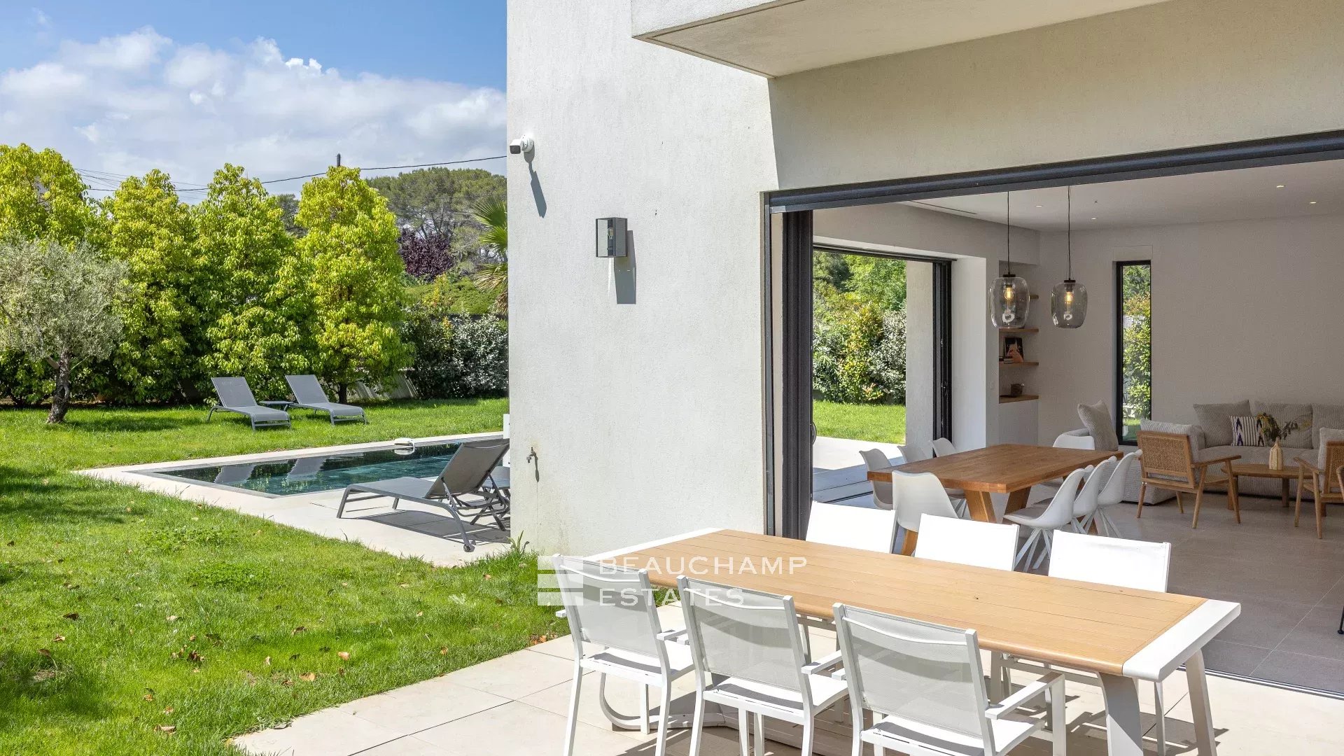 Villa contemporaine de 5 chambres à Mougins Contemporary 5-bedroom villa in Mougins