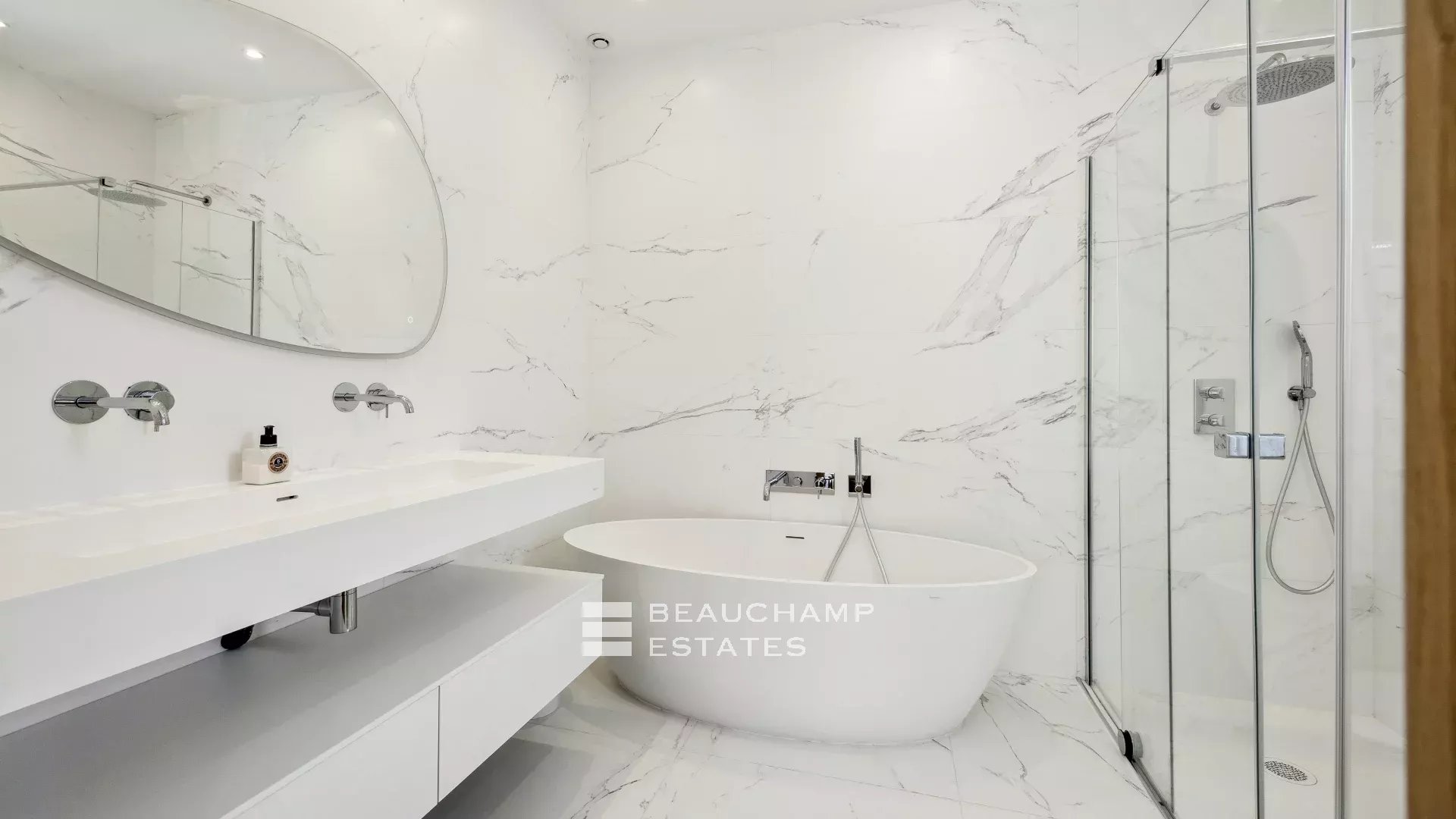 Villa contemporaine de 5 chambres à Mougins Contemporary 5-bedroom villa in Mougins