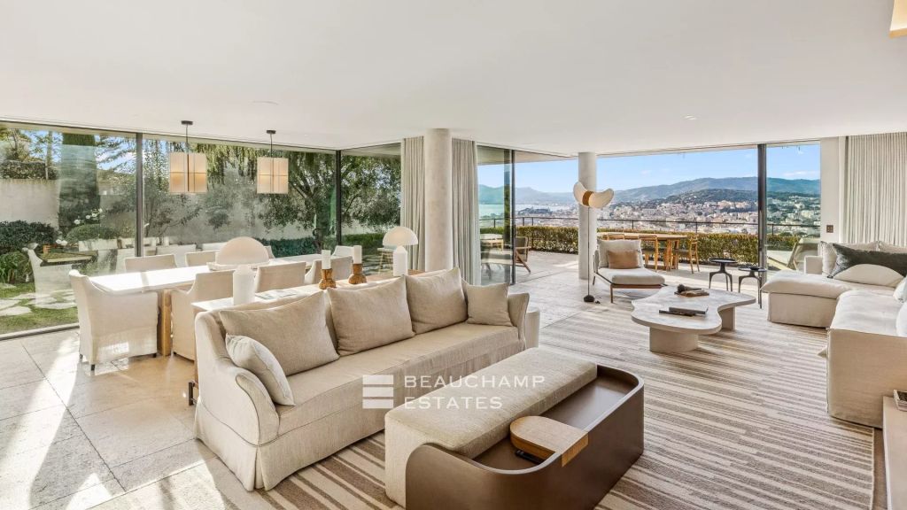 Contemporary 5-bedroom villa with sea view – Cannes Californie