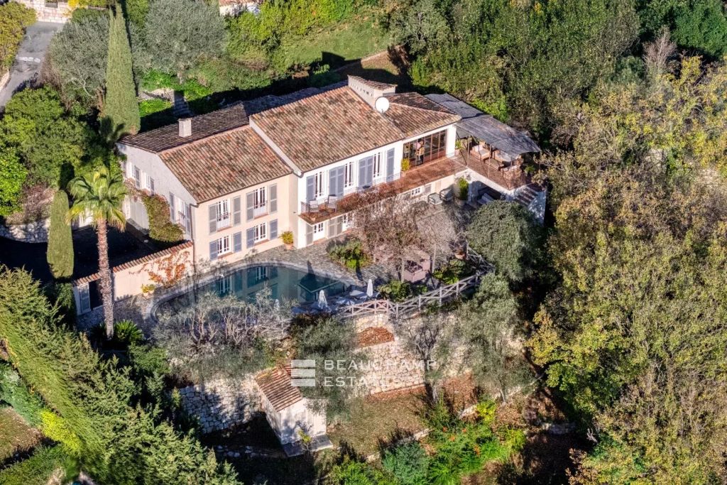 Contemporary 5-Bedroom villa with sea view – Mougins
