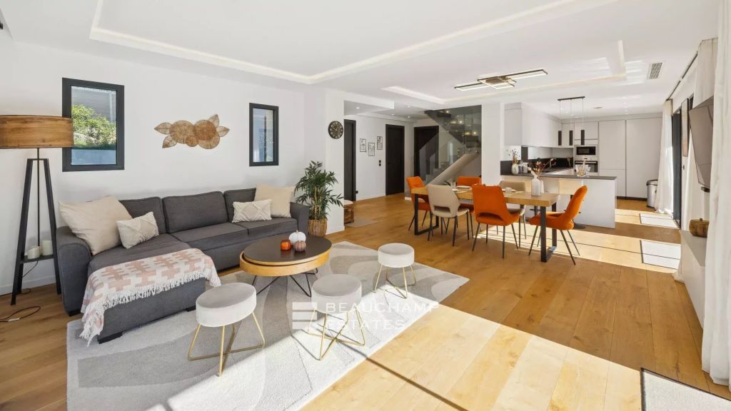 Contemporary 6-bedroom villa in a residential neighborhood of Mougins