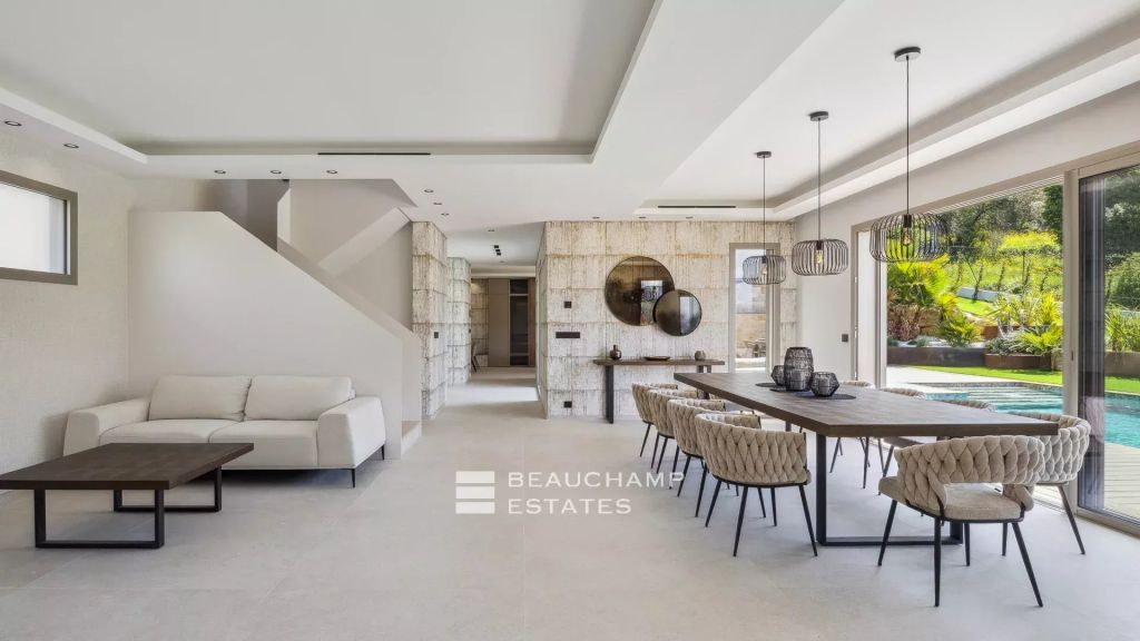 Contemporary 6-bedroom villa with pool in the heart of a residential neighborhood in Mougins