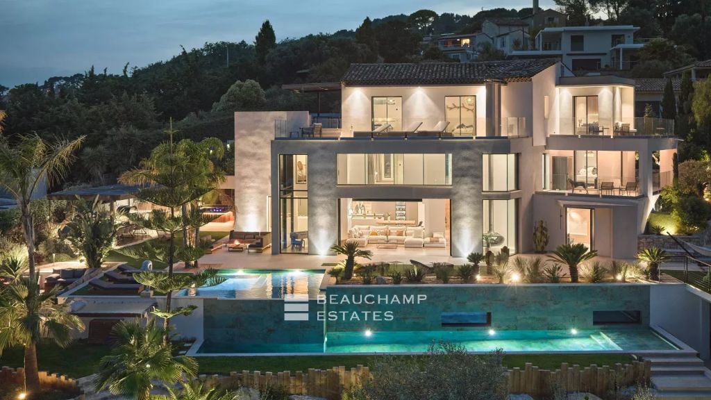 Contemporary 7-Bedroom Villa with Gym, Cinema, Hammam, and Jacuzzi in the Heart of a Quiet Neighborhood in Mougins