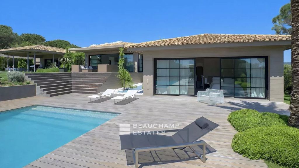 Contemporary sea view villa close to Pampelonne Beaches