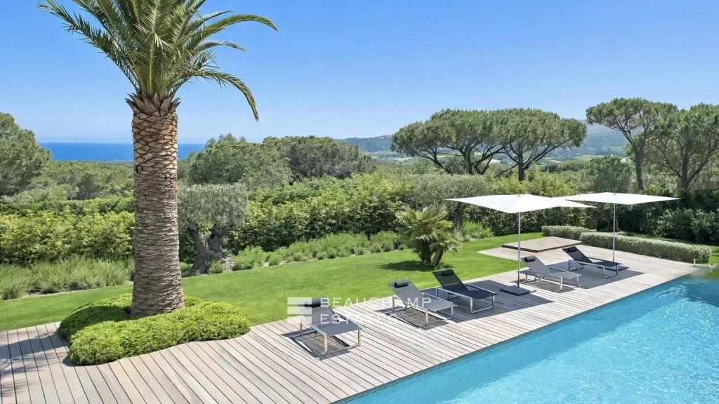 Contemporary sea view villa close to Pampelonne Beaches