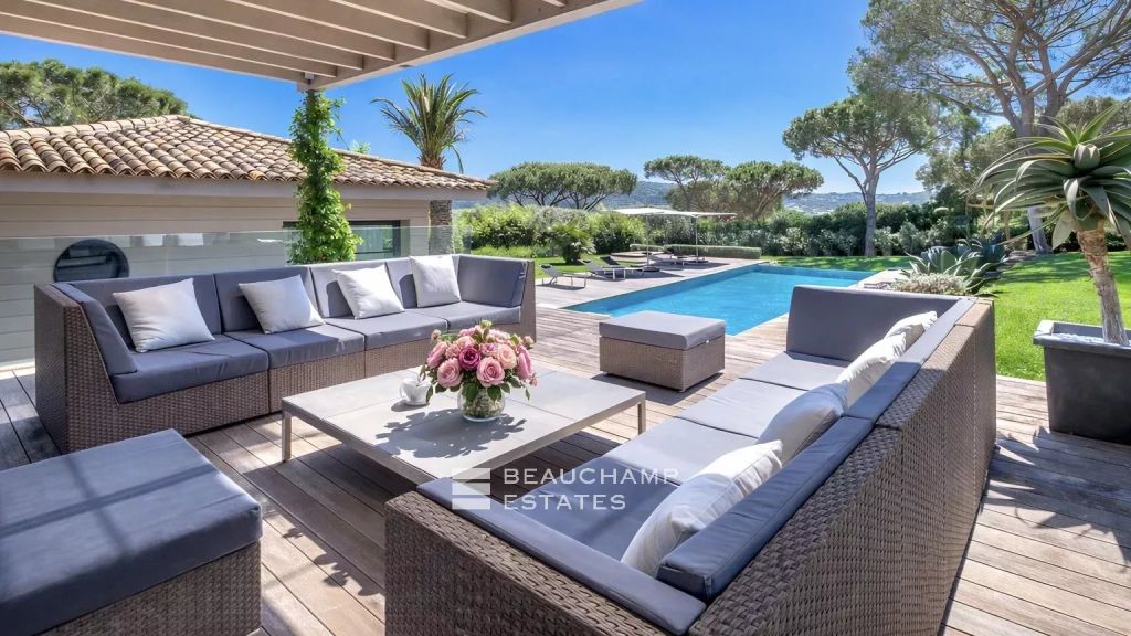 Contemporary sea view villa close to Pampelonne Beaches