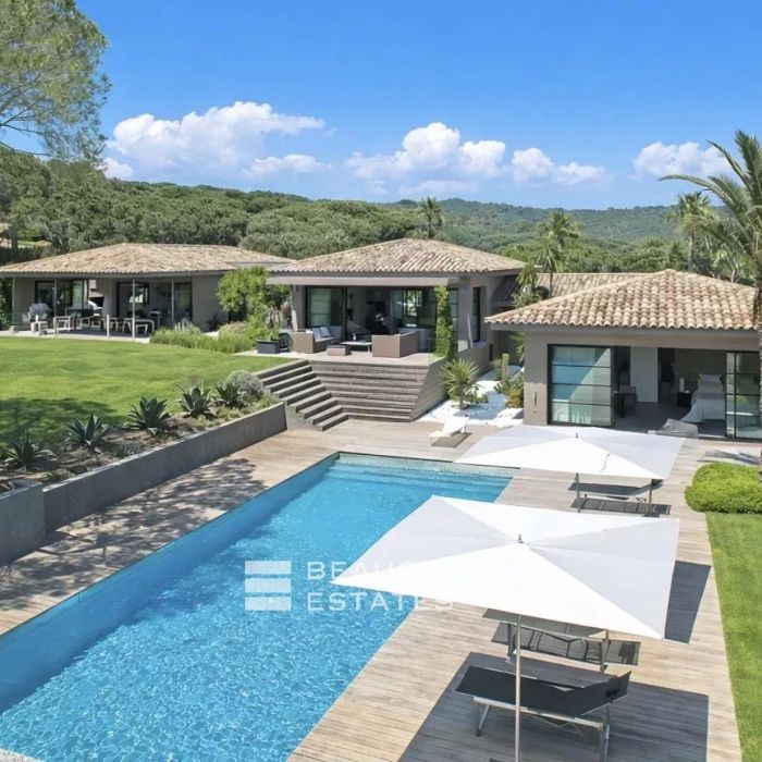 Contemporary sea view villa close to Pampelonne Beaches