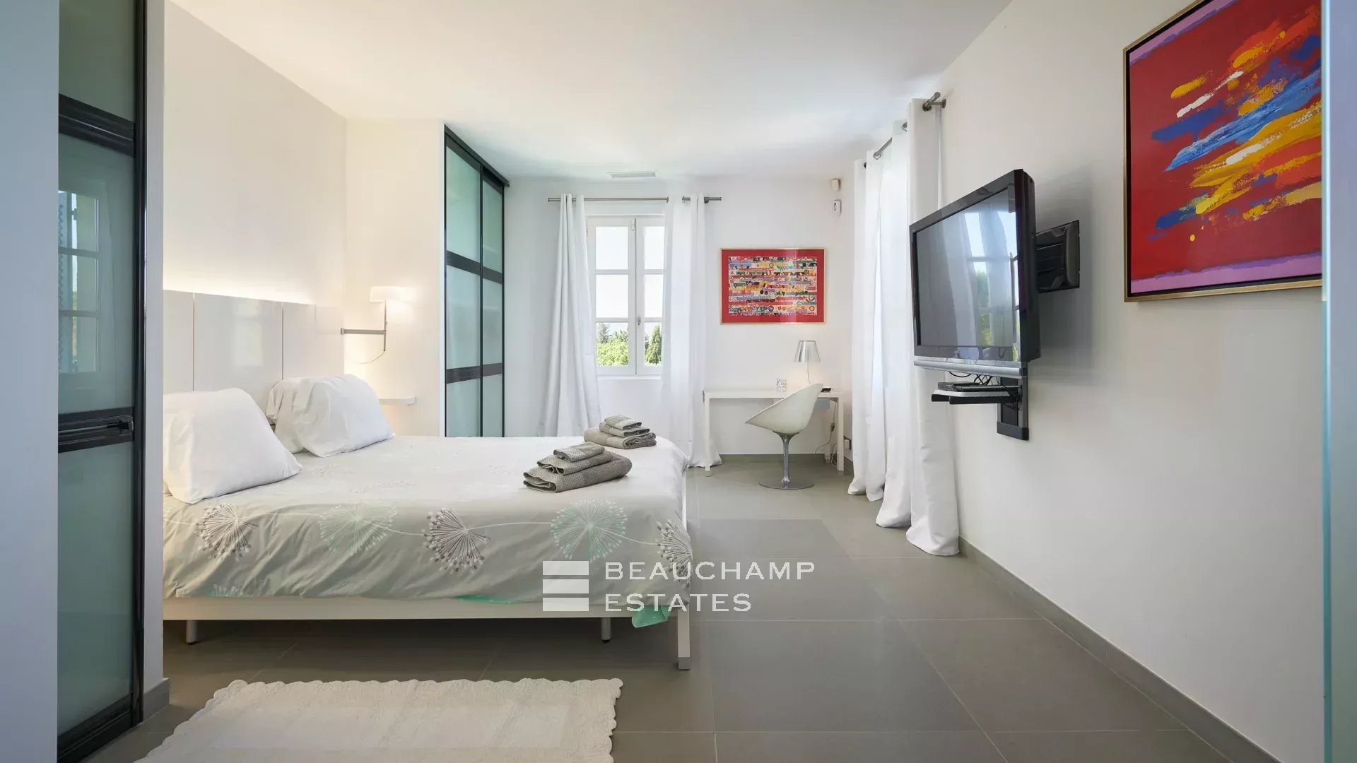 Charming Provençal-style villa in the centre of Saint-Tropez Charming Provençal-style villa in the centre of Saint-Tropez