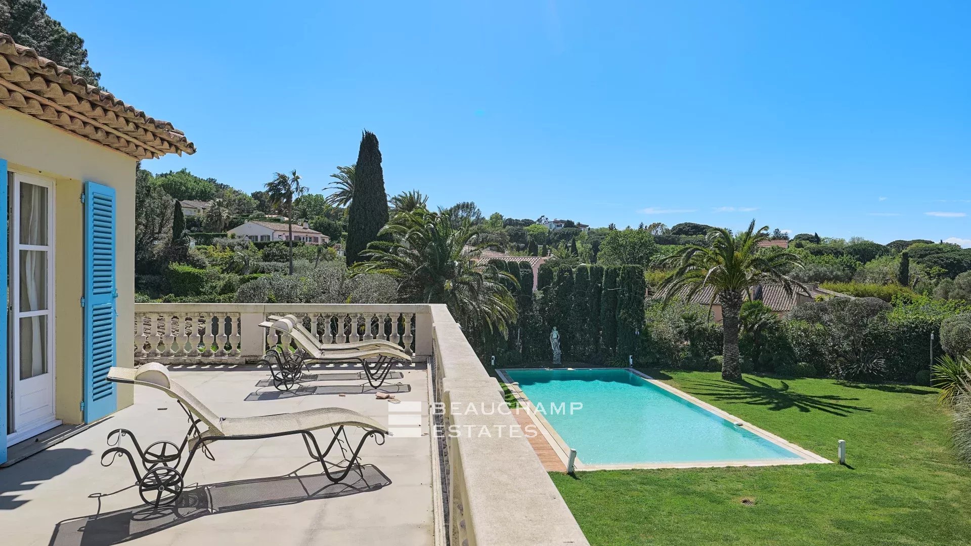 Charming Provençal-style villa in the centre of Saint-Tropez Charming Provençal-style villa in the centre of Saint-Tropez