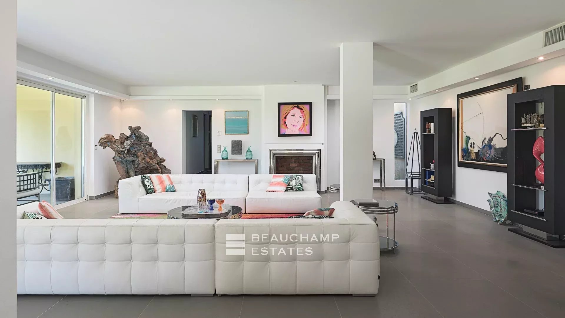 Charming Provençal-style villa in the centre of Saint-Tropez Charming Provençal-style villa in the centre of Saint-Tropez