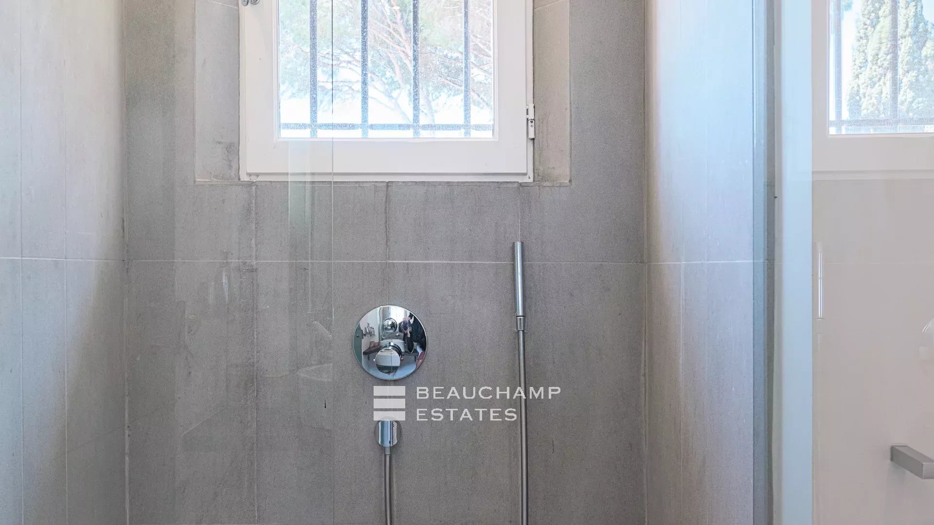 Charming Provençal-style villa in the centre of Saint-Tropez Charming Provençal-style villa in the centre of Saint-Tropez