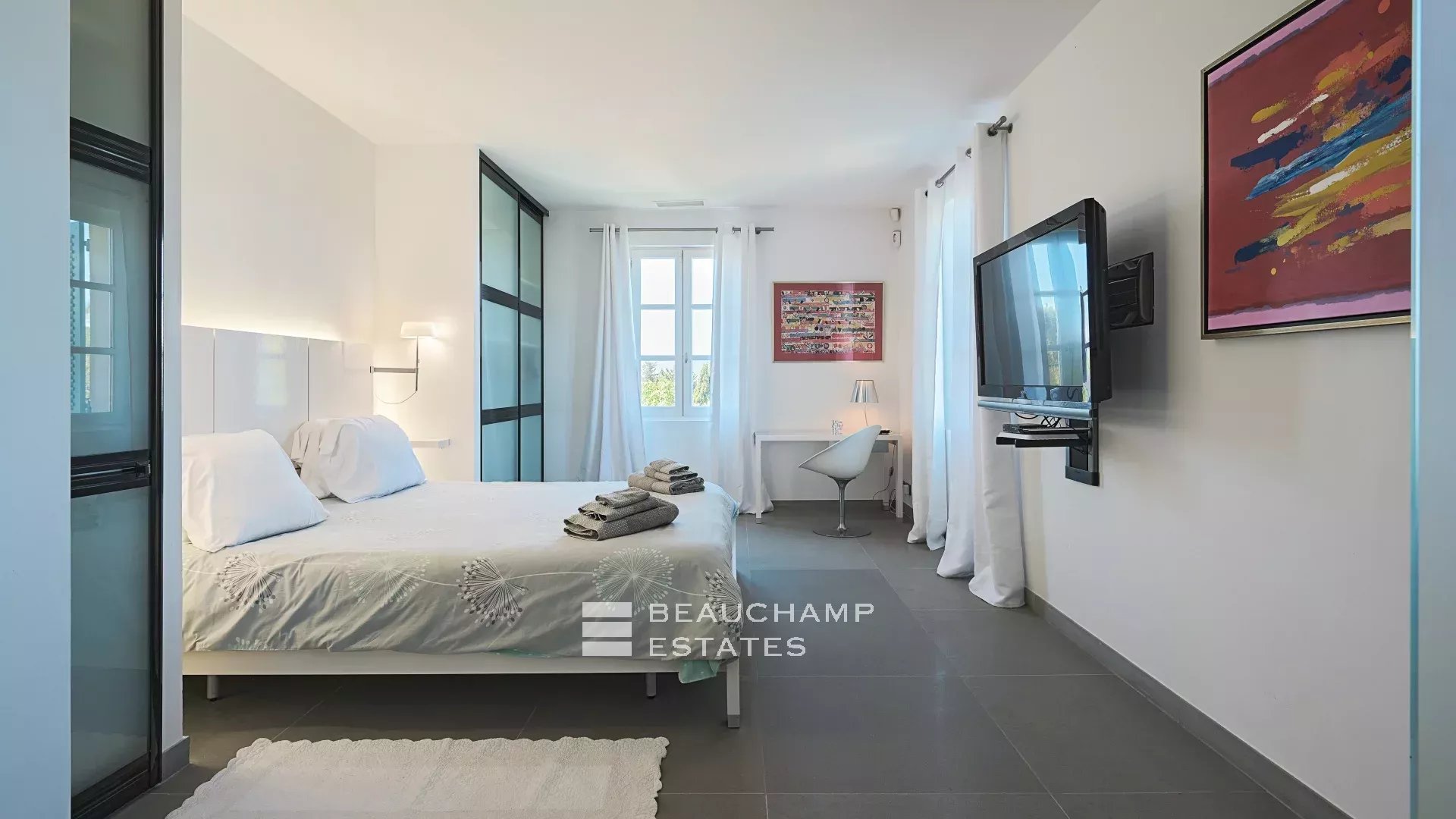 Charming Provençal-style villa in the centre of Saint-Tropez Charming Provençal-style villa in the centre of Saint-Tropez