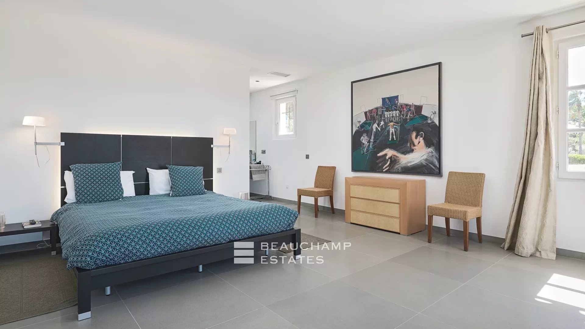 Charming Provençal-style villa in the centre of Saint-Tropez Charming Provençal-style villa in the centre of Saint-Tropez