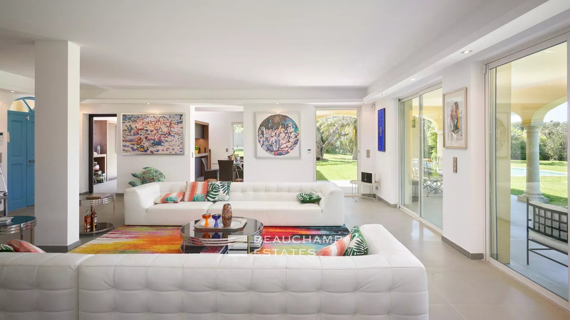 Charming Provençal-style villa in the centre of Saint-Tropez Charming Provençal-style villa in the centre of Saint-Tropez