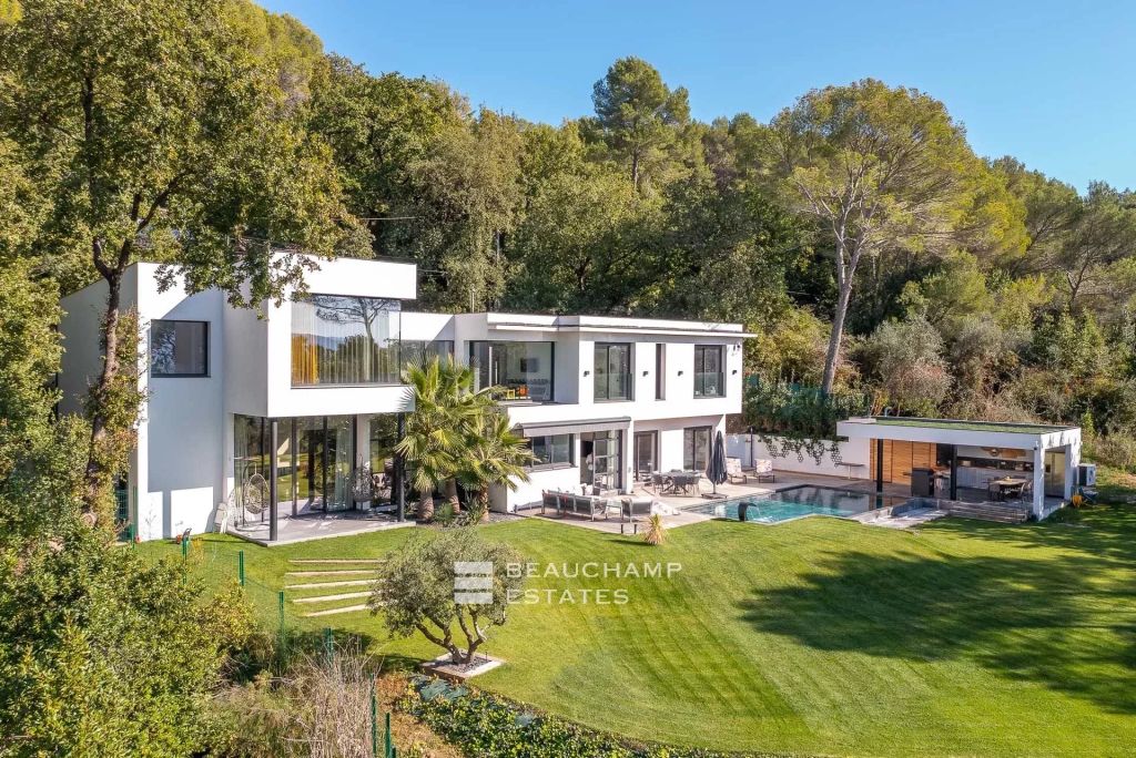 Contemporary villa with 5 bedrooms in Mougins Castellaras