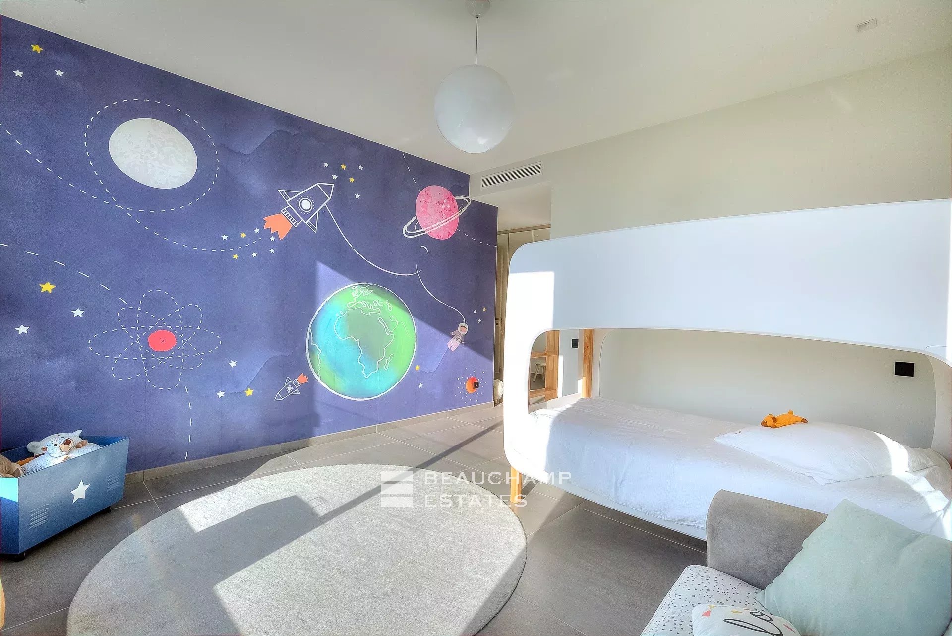 Villa contemporaine de 5 chambres dans le quartier de Mougins Castellaras Contemporary villa with 5 bedrooms in Mougins Castellaras