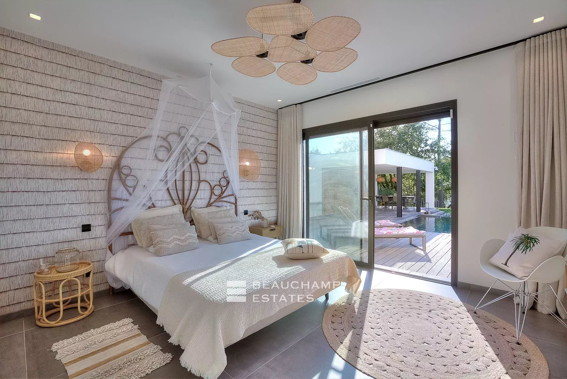 Villa contemporaine de 5 chambres dans le quartier de Mougins Castellaras Contemporary villa with 5 bedrooms in Mougins Castellaras