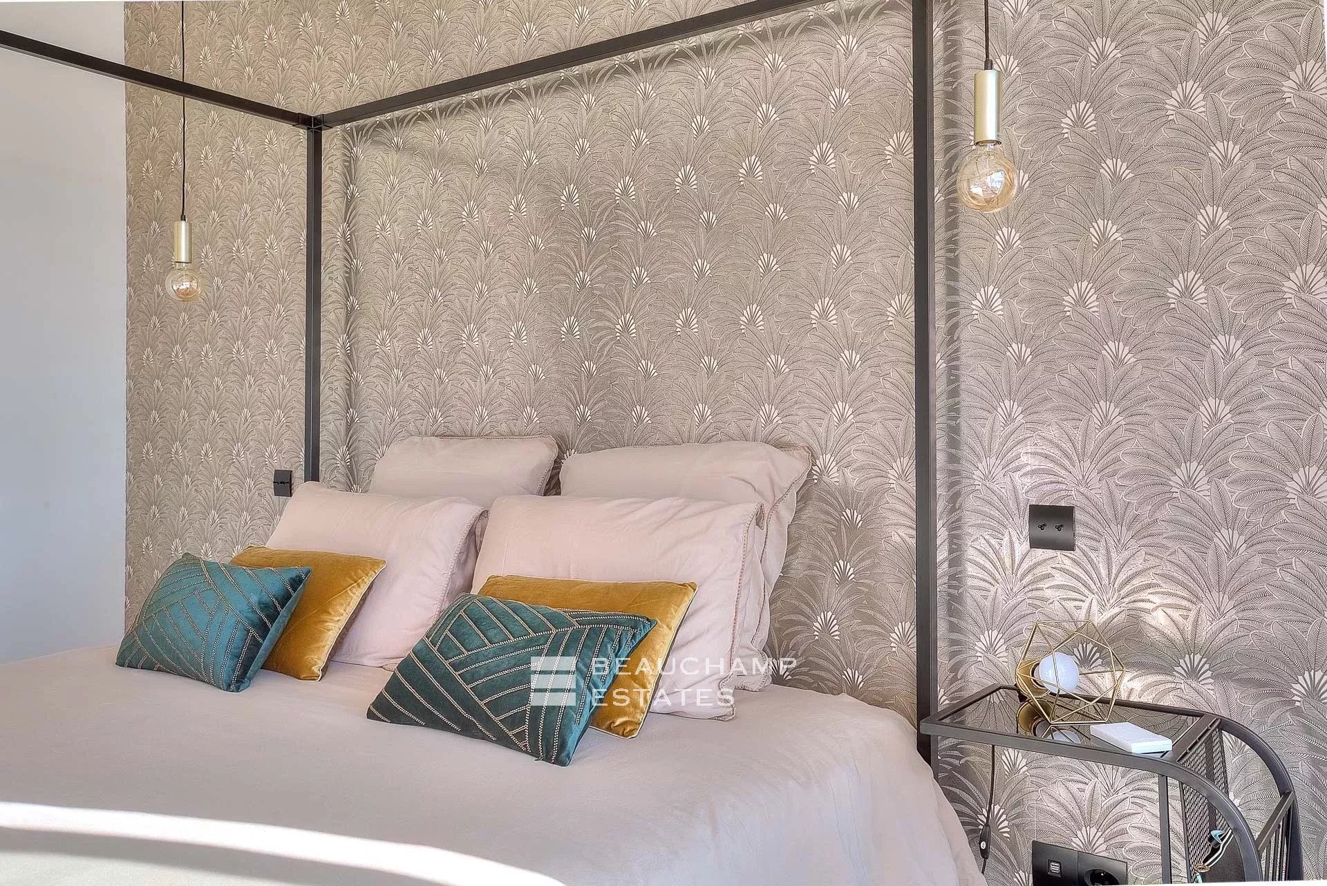 Villa contemporaine de 5 chambres dans le quartier de Mougins Castellaras Contemporary villa with 5 bedrooms in Mougins Castellaras