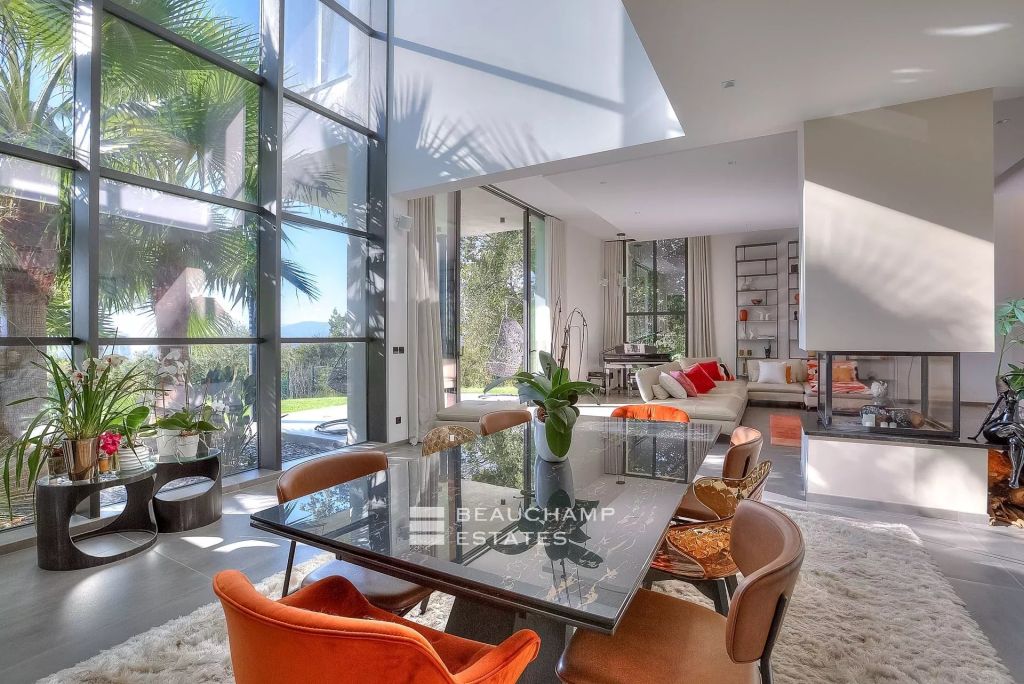Contemporary villa with 5 bedrooms in Mougins Castellaras
