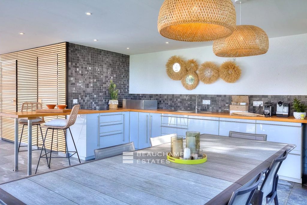 Contemporary villa with 5 bedrooms in Mougins Castellaras