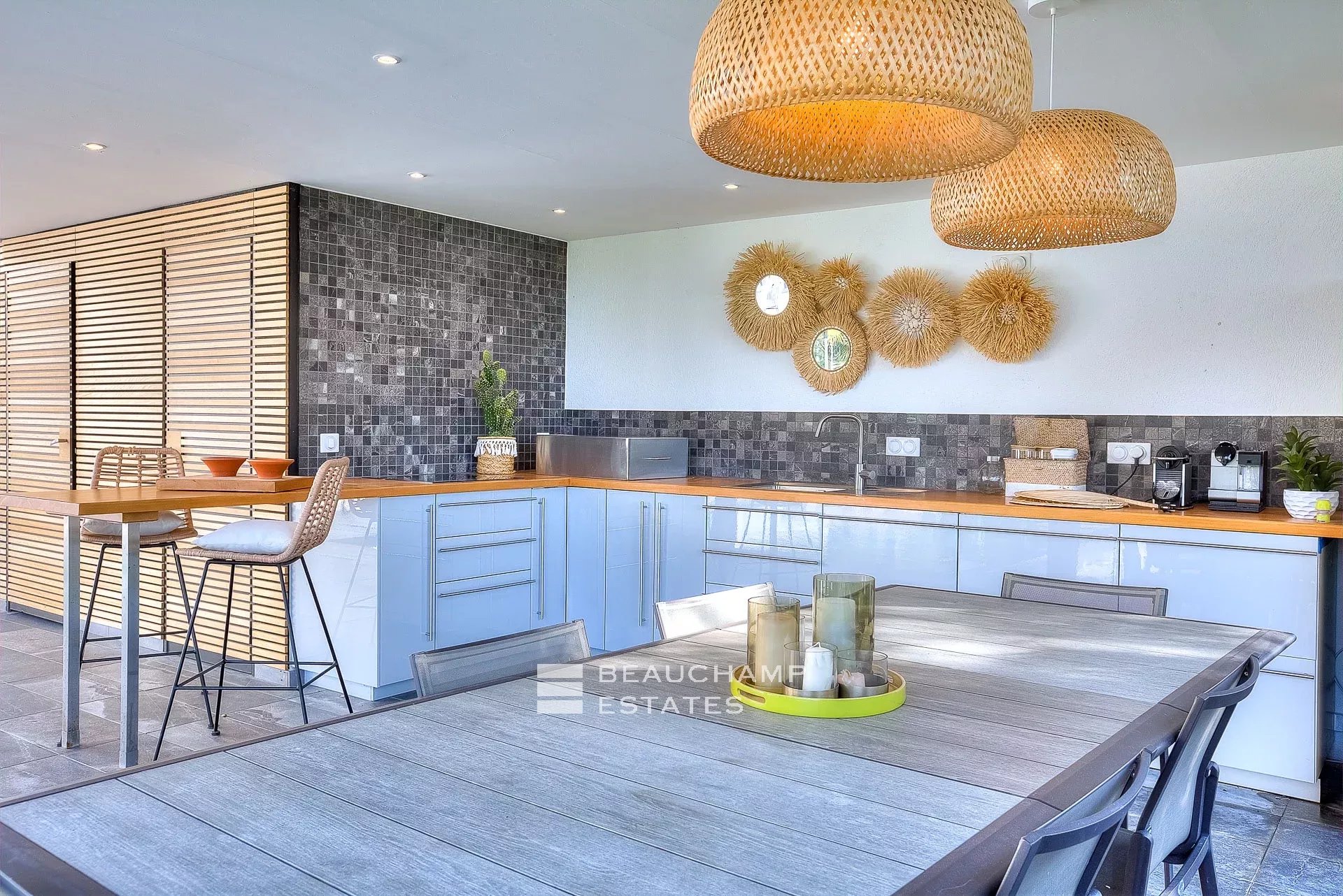 Villa contemporaine de 5 chambres dans le quartier de Mougins Castellaras Contemporary villa with 5 bedrooms in Mougins Castellaras