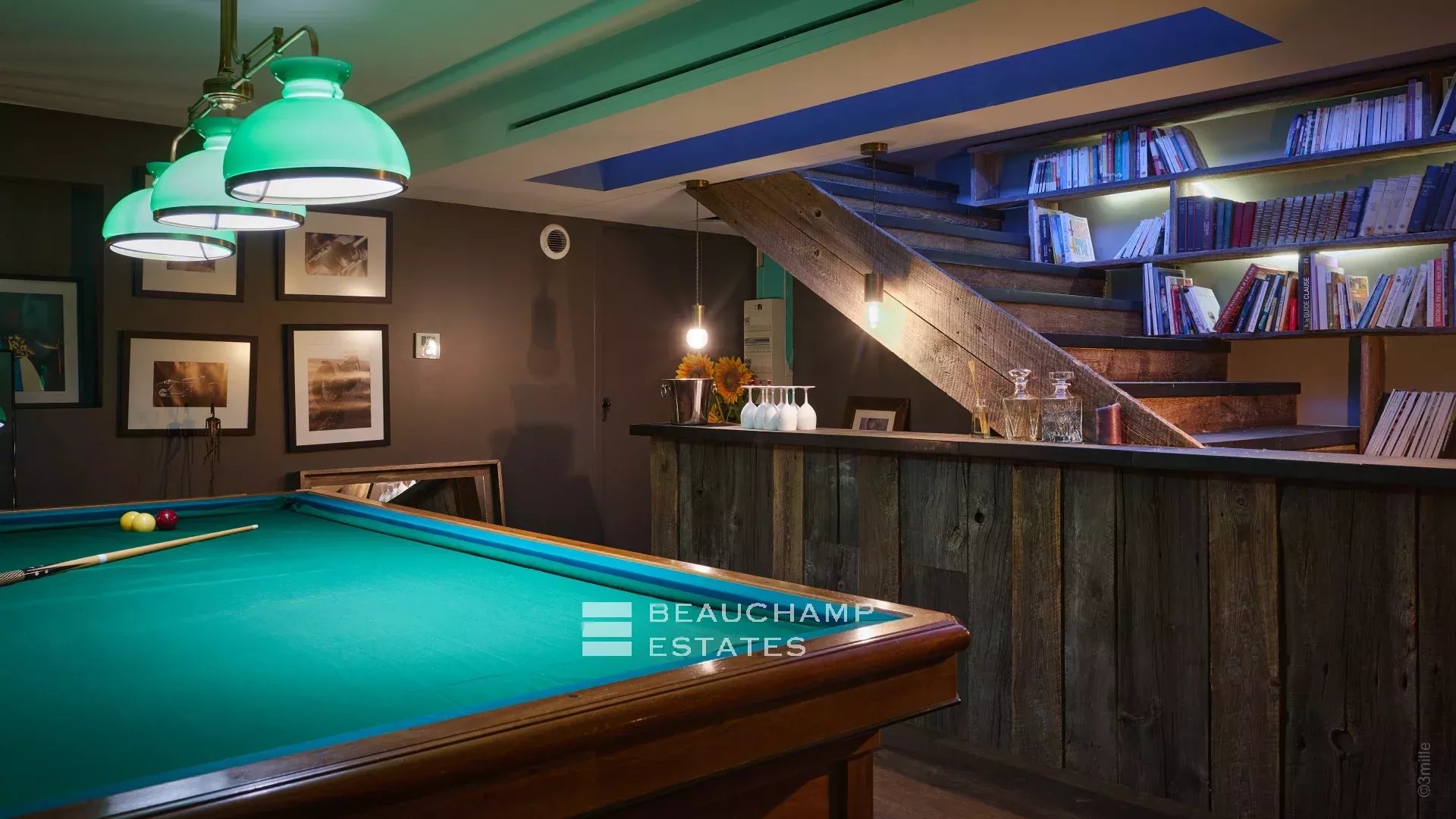 Villa contemporaine de 5 chambres à proximité du village de Mougins Contemporary villa with 5 bedrooms near the village of Mougins