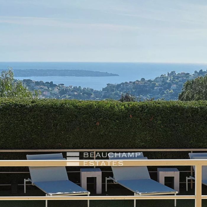 Contemporary villa with panoramic sea view